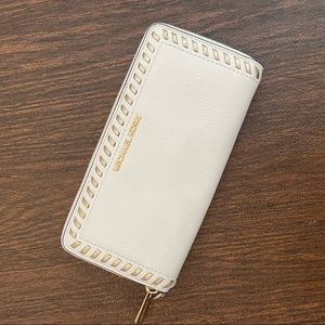 Micheal Kors white and gold wallet